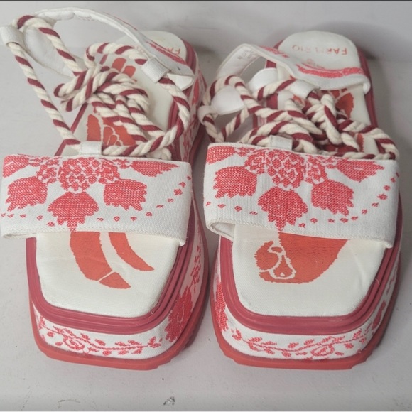 Farm Rio Embroidered Ankle Tie Platform Sandal SZ 10 - Picture 2 of 4